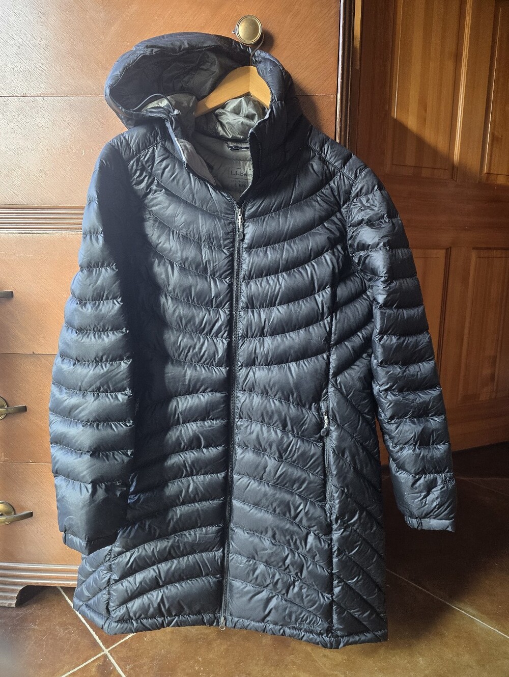 L.L. Bean 850 Ultralight Black Puffer Womens Large